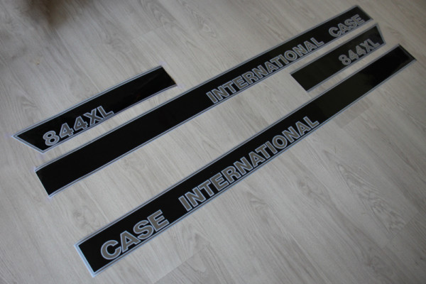 IHC International Case 844XL Aufkleber lang
