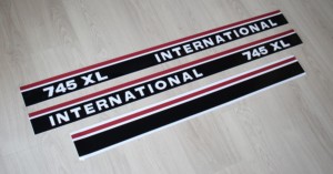 IHC International 745XL Aufkleber lang