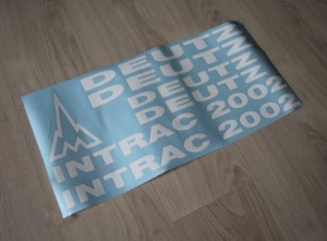 Deutz Intrac 2002 Aufklebersatz weiss