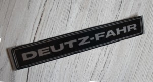 Deutz-Fahr Aufkleber silber Baureihe 07