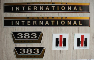IHC International 383 Aufkleber gold groß