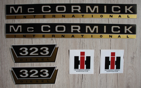 IHC Mc Cormick 323 Aufkleber gold groß