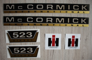 IHC Mc Cormick 523 Aufkleber gold groß