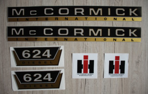 IHC Mc Cormick 624 Aufkleber gold groß