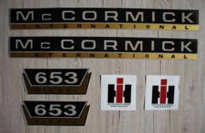 IHC Mc Cormick 653 Aufkleber gold groß