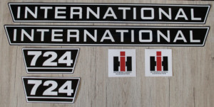 IHC International 724 Aufkleber schwarz weiss groß