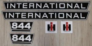 IHC International 844 Aufkleber schwarz weiss groß