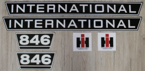 IHC International 846 Aufkleber schwarz weiss groß
