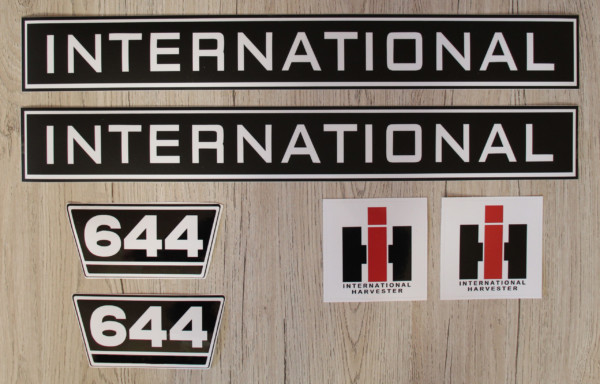 IHC International 644 Aufkleber schwarz weiss klein