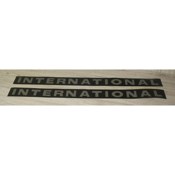 IHC International Aufkleber Silber Kabine
