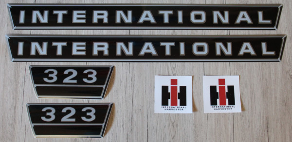 IHC International 323 silber groß