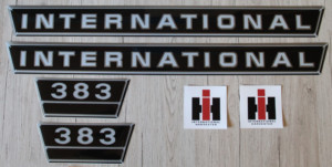 IHC International 383 Aufkleber silber groß