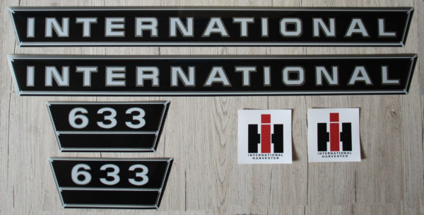 IHC International 633 Aufkleber silber groß