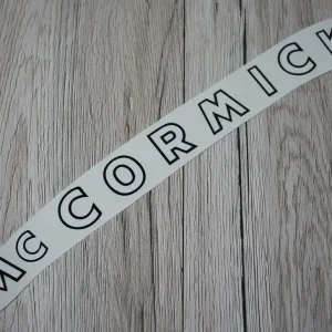 MC Cormick Aufkleber DLD2 DED3 DGD4 Sitzschale – 1 (schwarzer Rand, weiße Schrift)